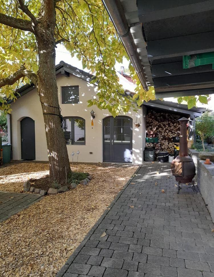 gaestezimmer-hau-freiterasse-mit-gartenhaus